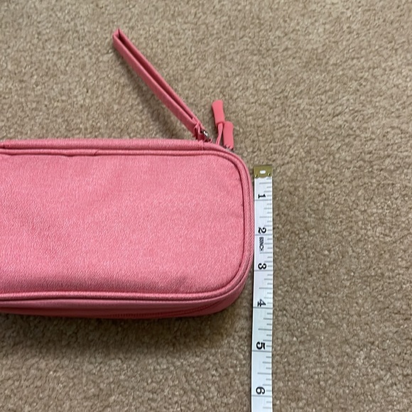 Double zippertravel cord/media travel case.Keep all your chargers in one place - Picture 4 of 7